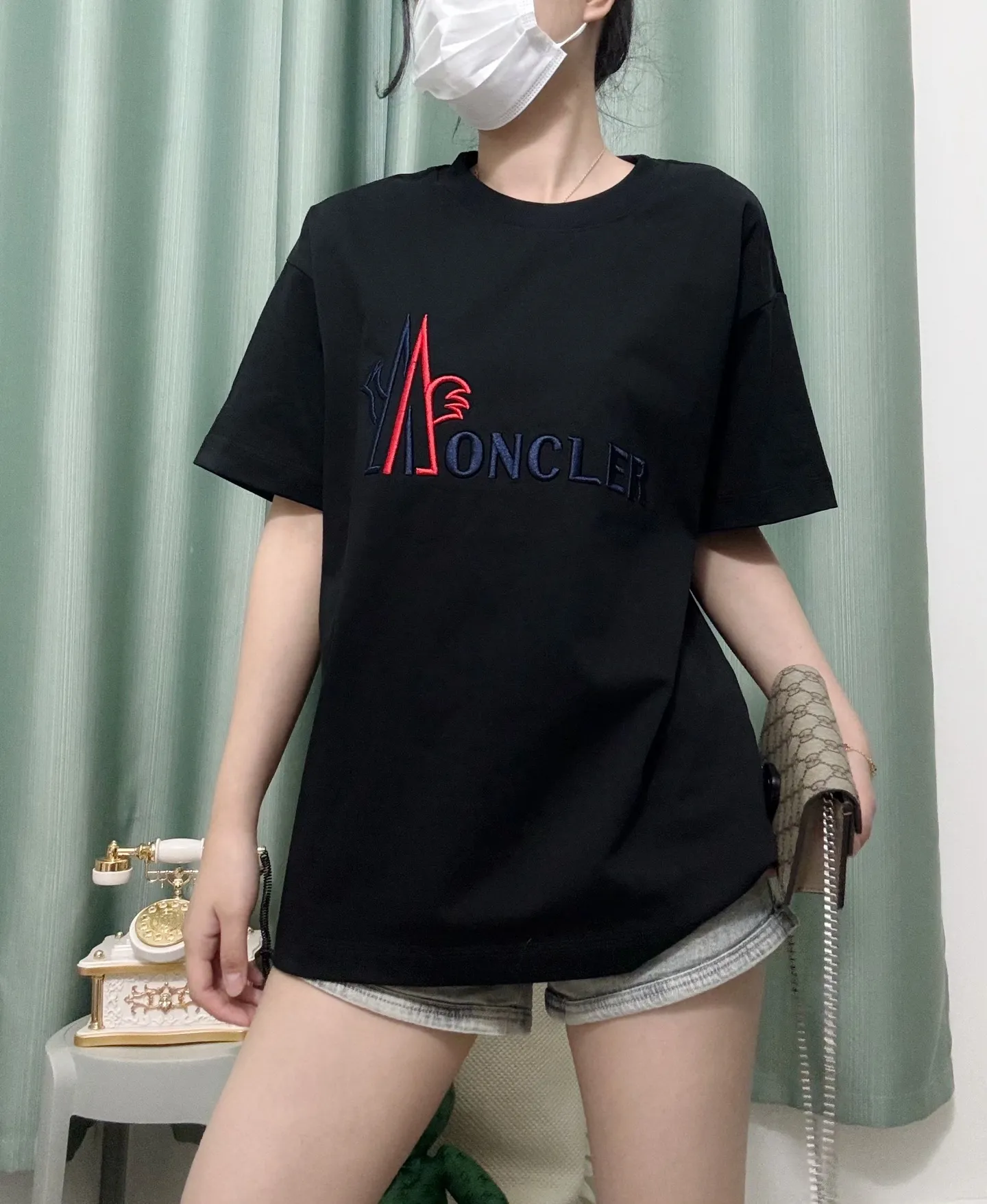 Black ， Same Style